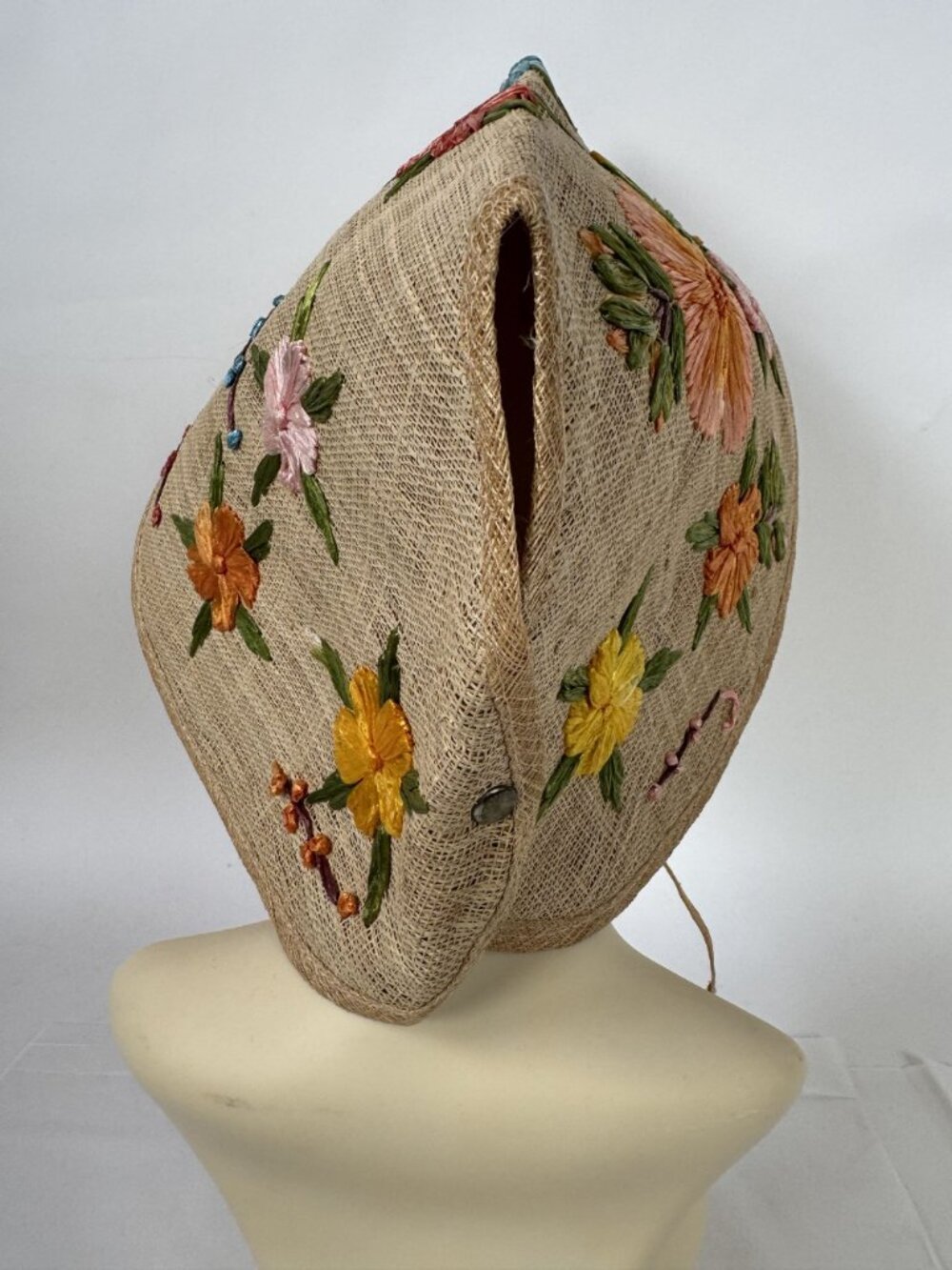 Handmade Raffia Straw Hat With Embroidered Floral Design & Chin Tie Vintage Phil - Picture 15 of 16